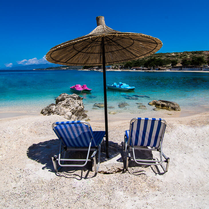 Turisti gjerman bie pre e hajdutëve në kamping