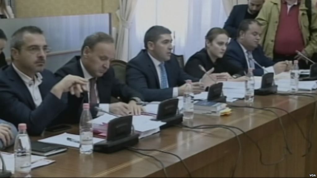 ‘Zëri i Amerikës’: Si prokuroria e ndryshoi versionin për Saimir Tahirin