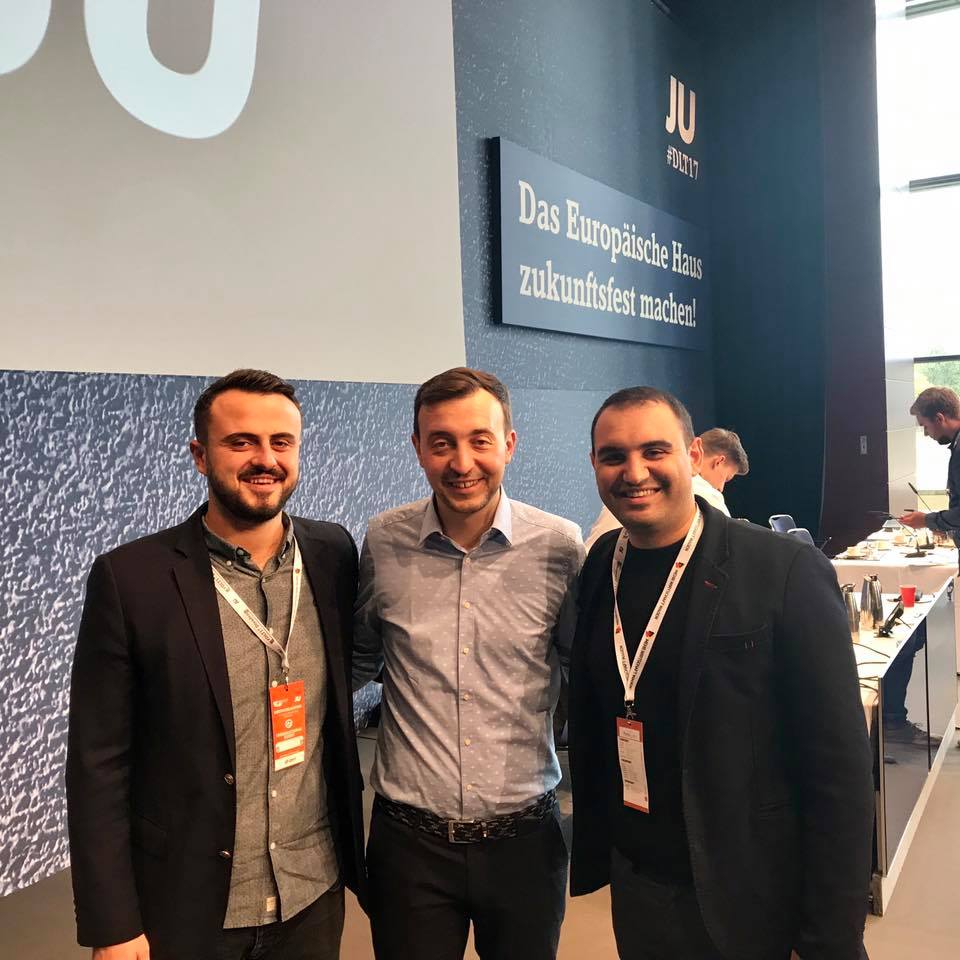 Të rinjtë e djathtë gjermanë dhe europiane: Mbështesim kauzat e opozitës shqiptare