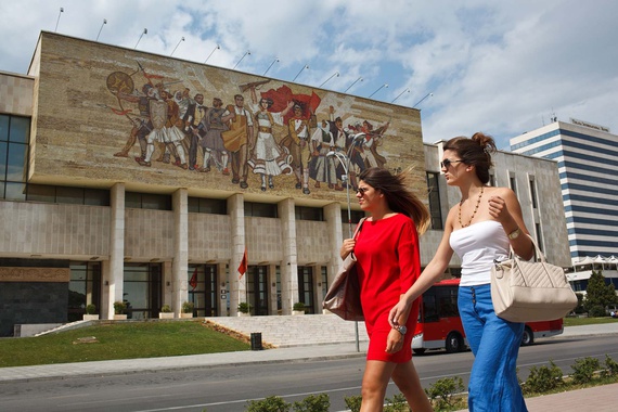 Tirana, qyteti më “cool” i Europës? (FOTO)