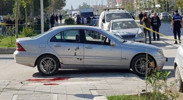 “Vëllai i ministrit të brendshëm ruante me armë kriminelin që u plagos në atentatin e Vlorës”