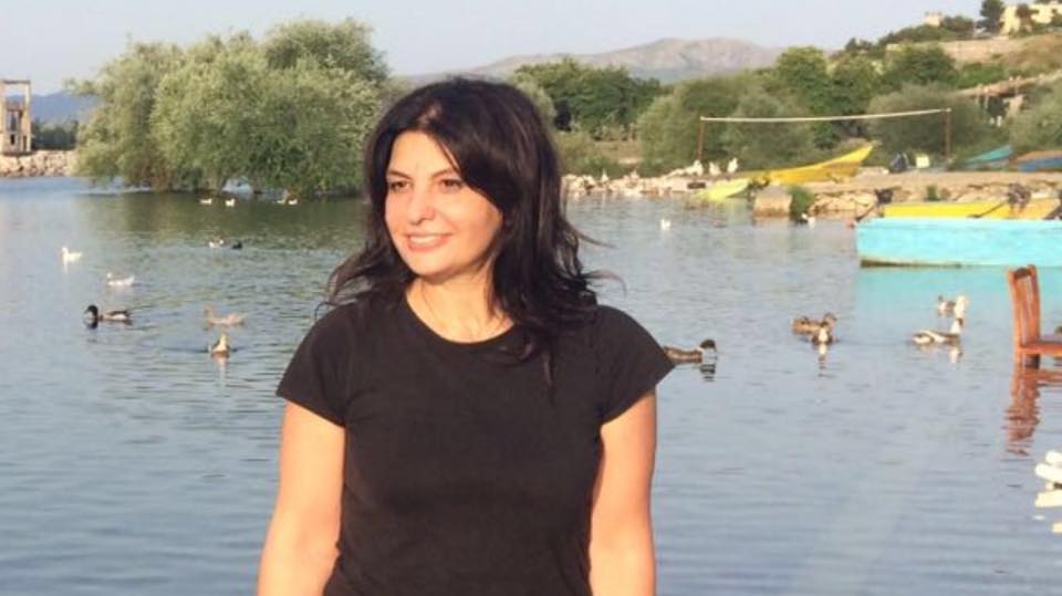 U përjashtua nga PD, ish-deputetja i kthehet fshatit (FOTO)