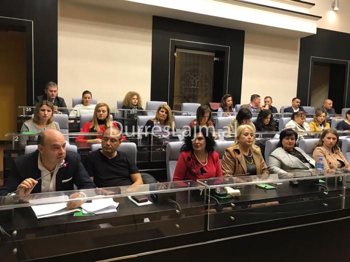 Durrës, nis mbledhja e Këshillit Bashkiak, ja çfarë propozon PD (FOTO)