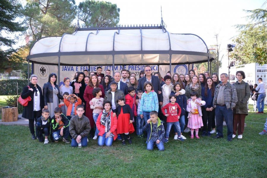 “Java e Fëmijëve Jetimë” bën bashkë artistët shqiptarë (FOTO)