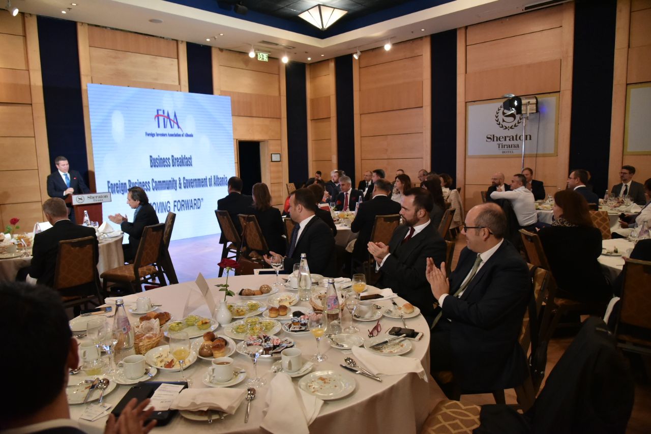 Gjiknuri në takimin me FIAA: Bashkëpunim me biznesin për të garantuar zbatimin e kontratave