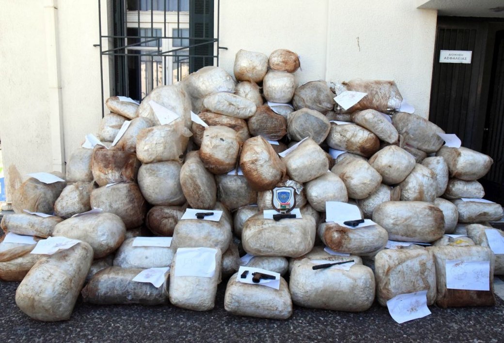 Detajet e operacionit/ Policia greke: 1.6 tonë drogë, 6 shqiptarë në pranga