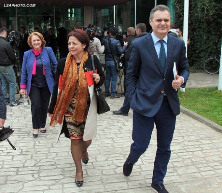 ‘Plas’ te LIBRA, Blushi lamtumirë Hafizit: Pension të mbarë hileqare!