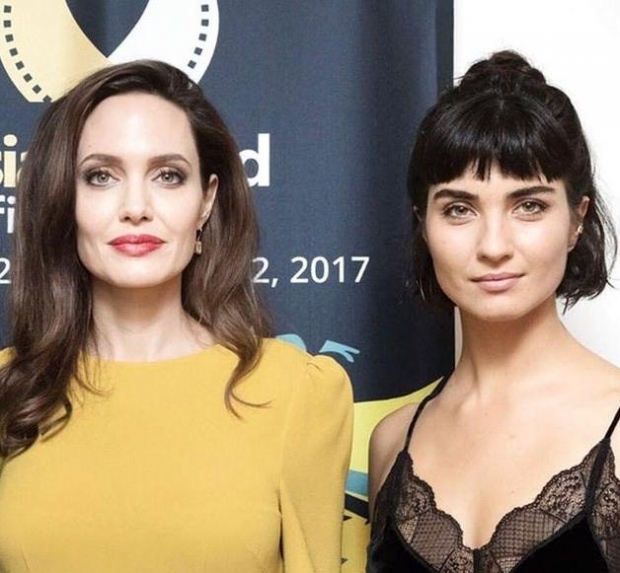 Aktorja e famshme turke takon Jolie, i bashkon diçka e madhe