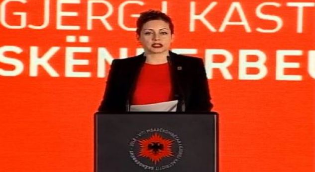 Ministrja Xhaçka jep 4 dekorata për ushtarakët që sakrifikuan për vendin