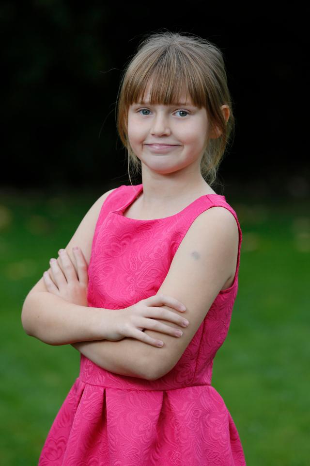 9-vjeçarja zbulon paswordin e të atit dhe prenoton pushime përrallore në…