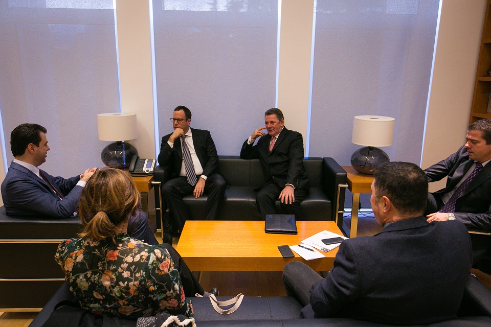 Basha takon zv.ministrin e Jashtëm të Austrisë: Qeveria e paralizuar nga krimi dhe korrupsioni