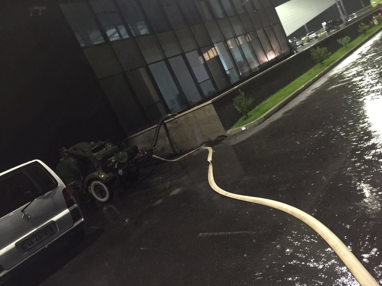 Emergjencat japin këshillat: Kujdes goditjet elektrike, mos parkoni…