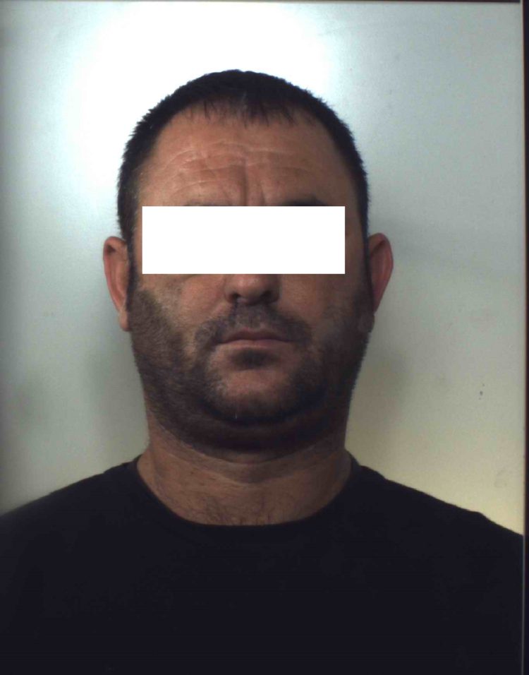 “15 euro dhe mbyll një sy”, shqiptari tenton të korruptojë karabinierët (FOTO)