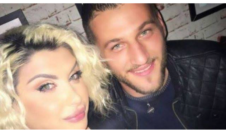 Alban Hoxha feston ditëlindjen, si u vesh Çiljeta në festë (FOTO)