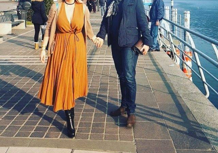 FOTO/ Si duket moderatorja e njohur nga Durrësi në ditët e fundit të shtatzënisë