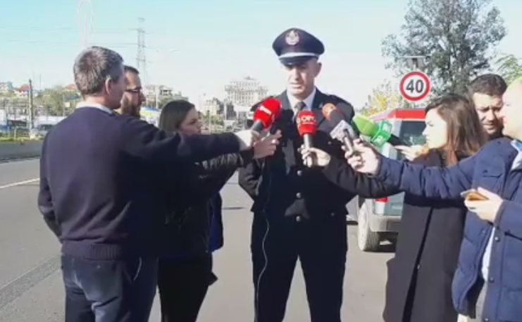 VIDEO/ Policia Rrugore hap “Lotarinë e Radarit” në autostradën Tiranë-Durrës, 20 drejtuesit më të mirë fitojnë…