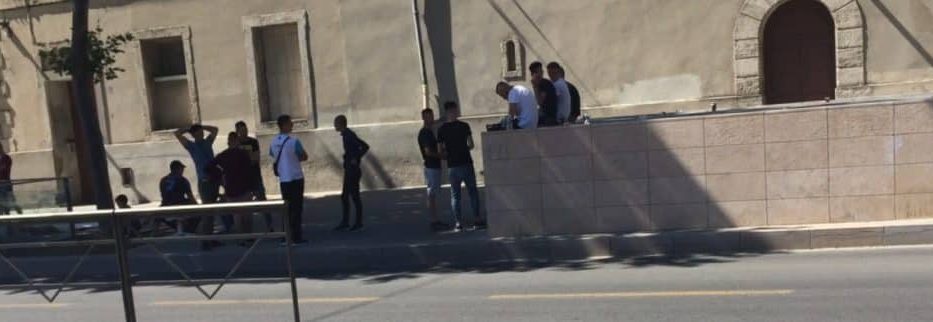 Qëllohet me thikë emigranti shqiptar