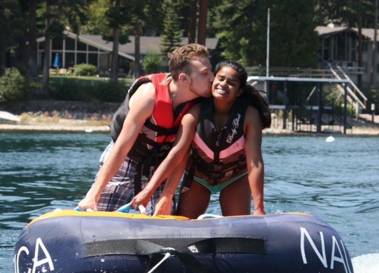 Ishte vetëm 3-vjeç kur tha se do të martohej më të, 20 vite më vonë mbajti premtimin!