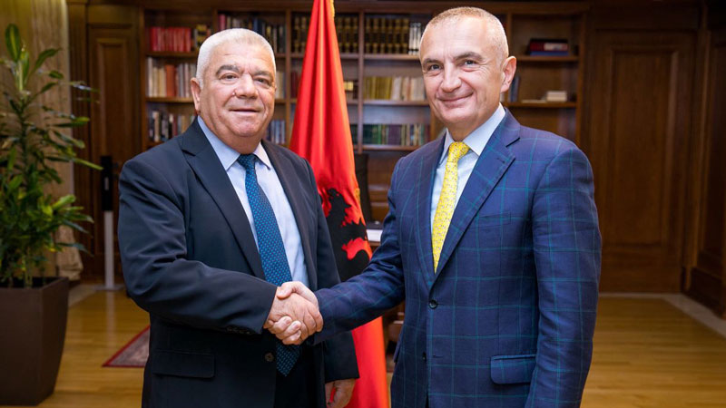 Kreu i Akademisë së Shkencave takon Metën: Gati të jap dorëheqjen