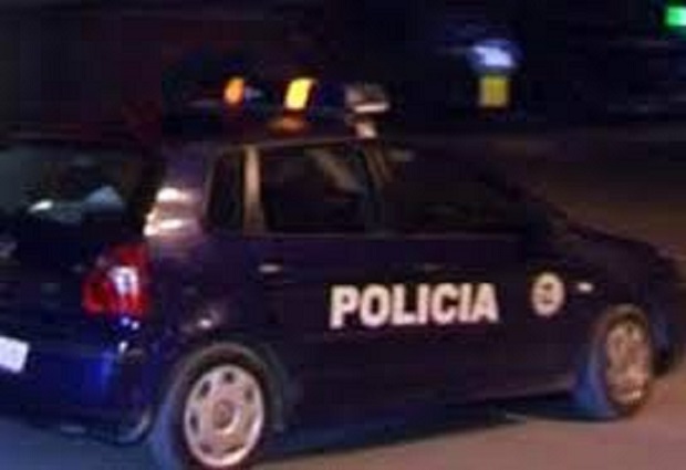 Plas në Durrës, grushta e shkelma për motive të dobëta