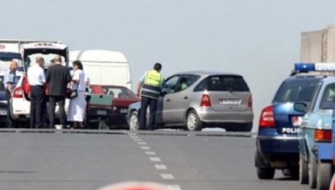 Aksident me vdekje në autostradë afër Sukthit, autobusi përplas durrsakun