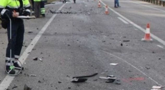 EMRI/ Makina përplas për vdekje 23-vjeçaren