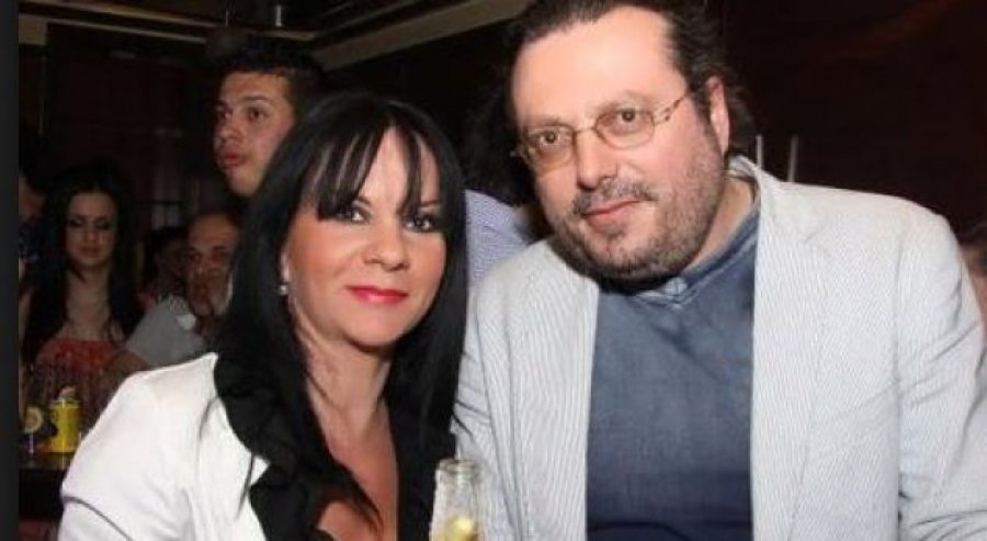 Stefi Prifti, dedikim prekës në 2-vjetorin e humbjes së bashkëshortes