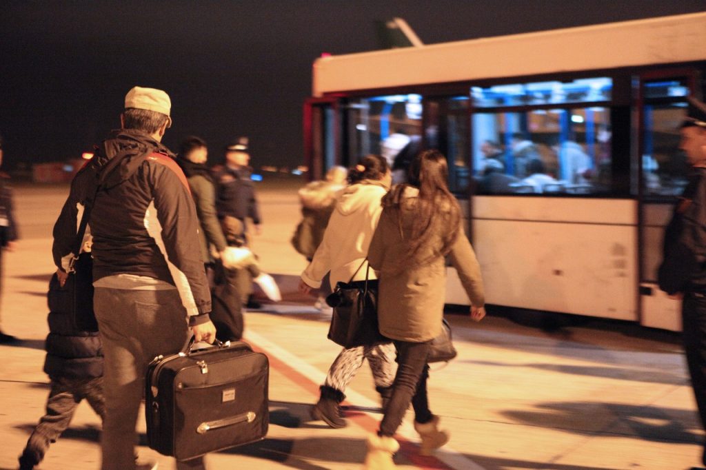 Kthehen 218 azilkërkues shqiptarë