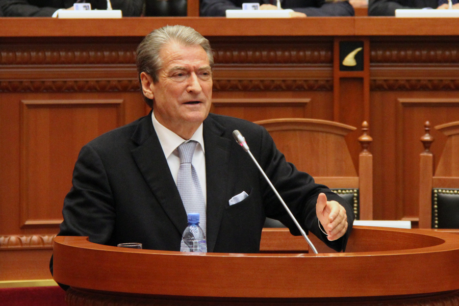 Berisha-Ruçit: Rama po ja mbath, thirre të vijë në Kuvend