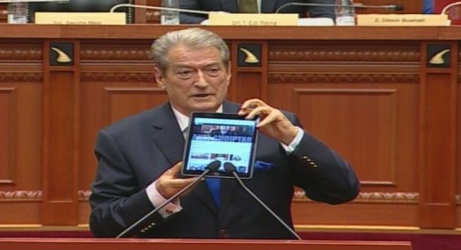 Berisha i kujton Ramës kur fliste greqisht, kryeministri: Mos u bëj ordiner