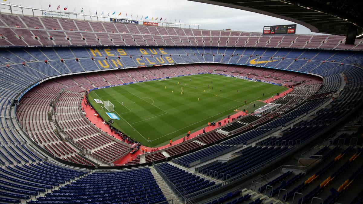 “Camp Nou”, 70 000 karta me sloganin “Liri të burgosurve politikë”