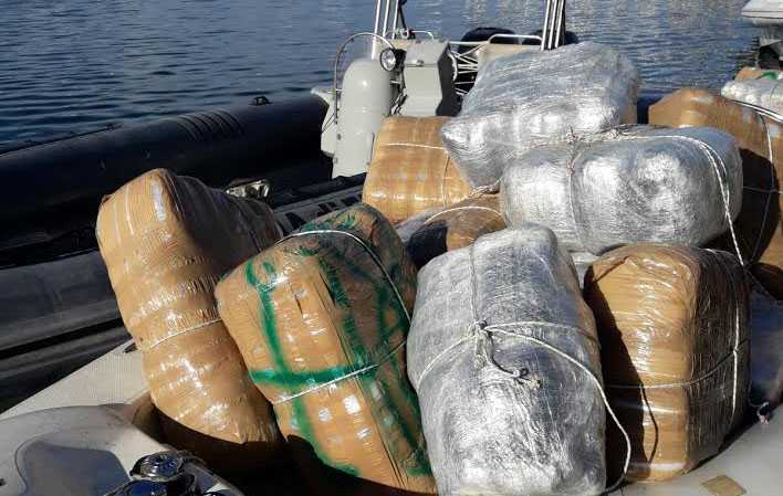 Kapet një sasi e madhe droge në zonën ku niseshin skafet