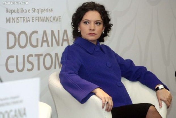 Elisa Spiropali e pranon: Nuk jam një amvisë e mirë! As gatuaj, as hekuros