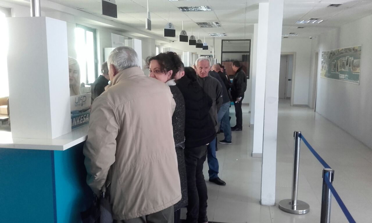 Aksioni për ujin/ ‘Drithmat’ fillojnë në Durrës, rritet numri i aktmarrëveshjeve