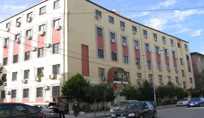 Përdhunoi të miturën, Gjykata e Durrësit jep “arrest me burg” për 32-vjeçarin