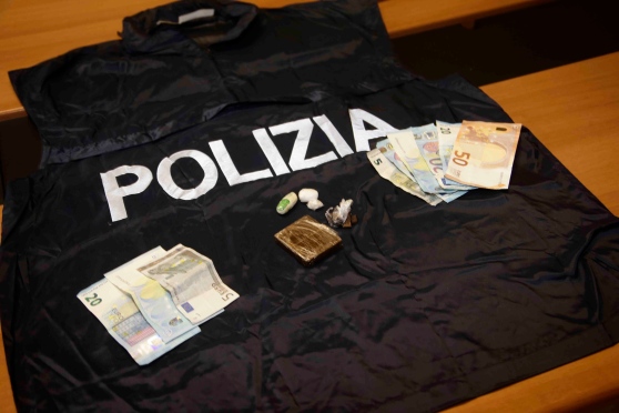 EMRAT/ Kapen dy shqiptarë me kokainë