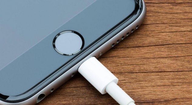 Vdes 14-vjeçarja, e zuri korenti prej iPhone 6 (FOTO)