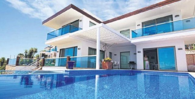 FOTO/ Shtëpia e re aktorit të njohur, është vila e ëndrrave tona!