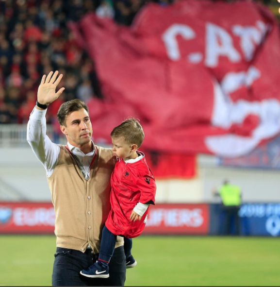 Rrëfehet Lorik Cana: Vuaj prej 8 vitesh, më thanë të lija futbollin