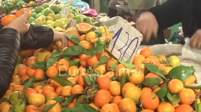 Durrës, mandarina &#8220;frut&#8221; i ndaluar për konsumatorët (VIDEO)