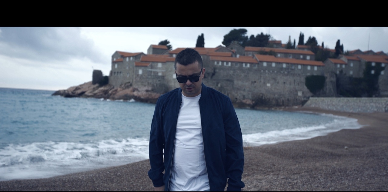 Dedikimi emocionues i këngëtarit për të birin: Do të jem gjithmonë pranë teje..