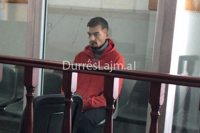 Polici 33-vjeçar e pranon në gjyq: Jam përdorues droge, jo shpërndarës!