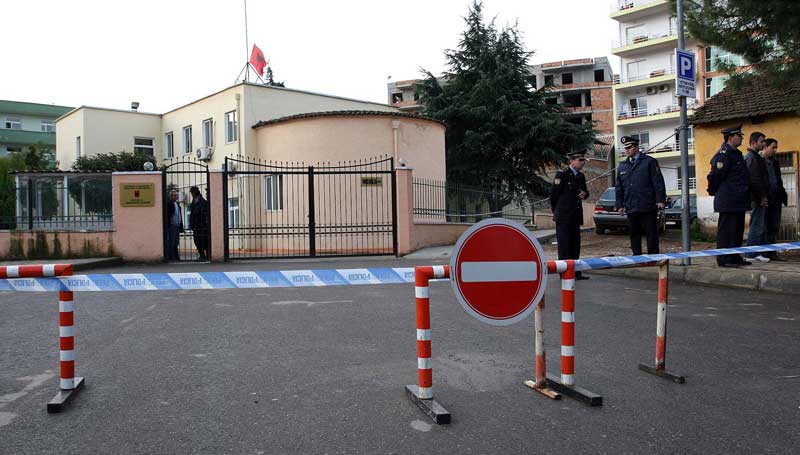 Vdes në sallën e reanimacionit i dënuari për vrasje