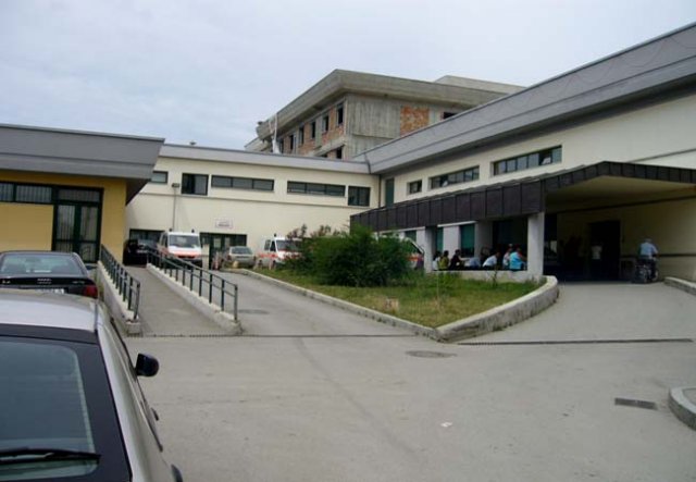 Aksidente në shtëpi, 3 persona bëhen për spital