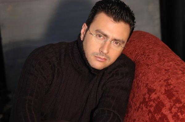 Pirro Çako kapet mat me një femër (FOTO)