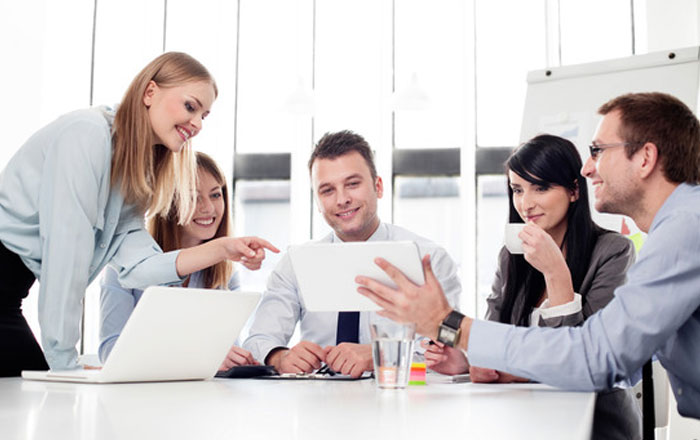 Ja cilat shenja të horoskopit janë kolegë më të mirë në punë