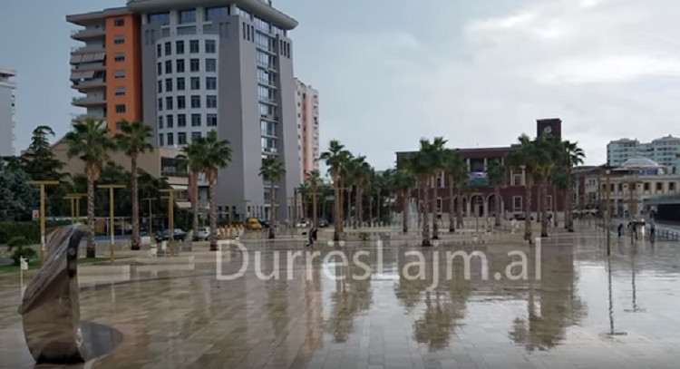 Ndryshon moti/ Bëni gati çadrat, shi dhe dëborë!