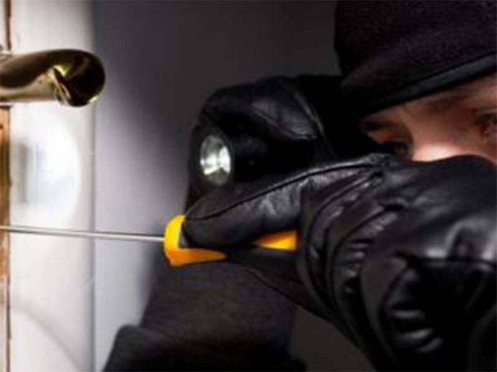 Maskat grabisin banesën në Durrës, bëjnë për spital të zotin e shtëpisë