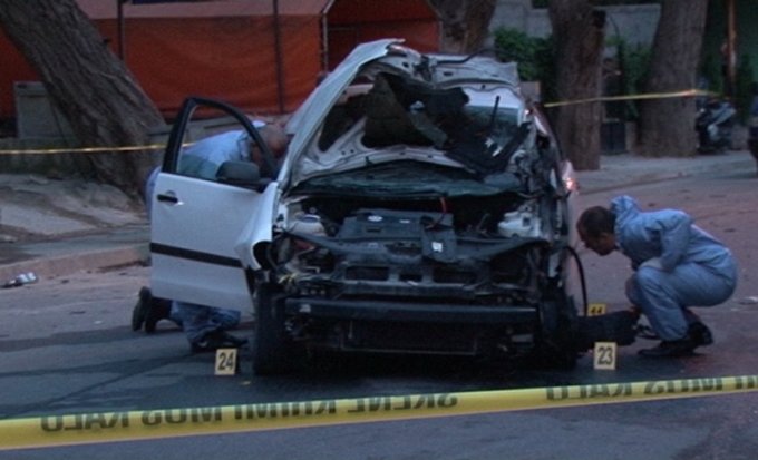 Emri/ Shpërthen me eksploziv automjeti i 42-vjeçares