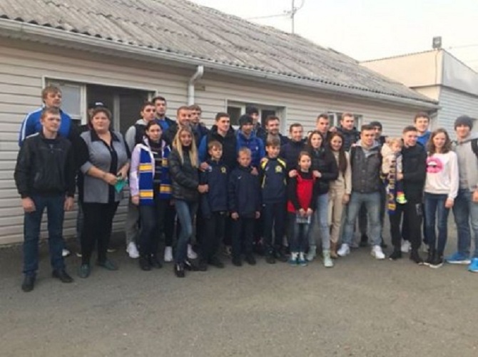 Skuadra ruse nuk ka të hajë, i gatuajnë tifozët